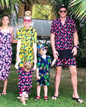 Ida Prester na putovanju s malom djecom