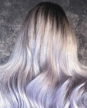 Kombinacija sive i boje lavdande novi je trend u bojenju kose