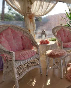 Nataša Veselinović iz Valjeva uredila je svoju ružičastu terasu iz mašte - 10