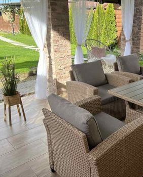 Elegantna terasa medicinske sestre Marije Ričko iz Sudovčine - 7