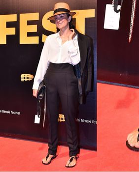 Zrinka Cvitešić na crvenom tepihu u japankama