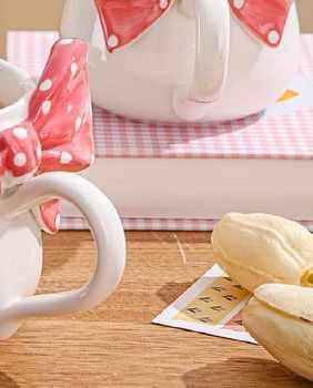 Šalica s mašnom s Temua