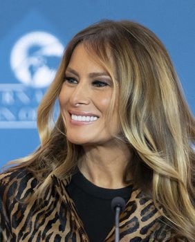 Melania Trump u kaputu američke dizajnerice Milly Park - 6