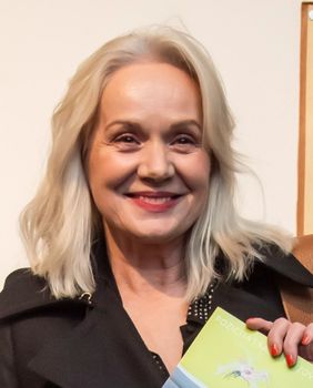 Ksenija Pajić na otvorenju izložbe Pozicije u Zagrebu