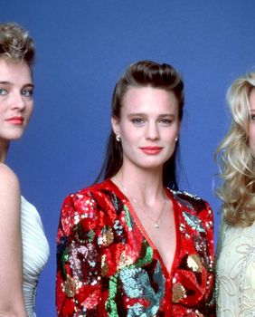 Gina (Robin Mattson), Kelly (Robin Wright) i Eden (Marcy Walker)
