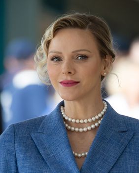 Princeza Charlene u plavom odijelu na teniskom turniru iz Masters 1000 serije u Monte Carlu - 6