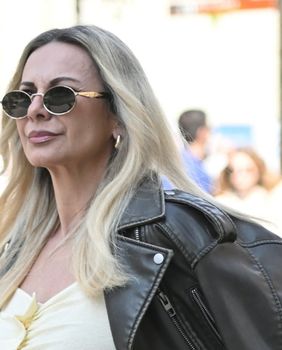 Ulična moda plavokosa dama u trapezicama i neboderkama sa zagrebačke špice - 4