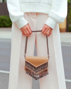 Bijele hlače posebno volimo nositi u toplijem dijelu godine