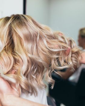 Zahvaljujući suncu naša kosa dobije izgled koji želimo što duže zadržati