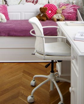 Radni stol u dječjoj sobi