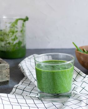 Smoothie od banane i avokada