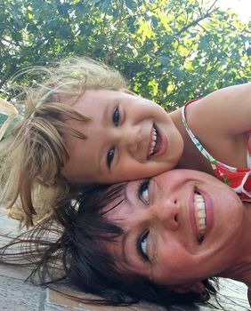 Barbara Slade-Jagodić sa kćerkicom