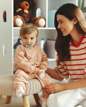 Anita Dujić Broadfoot s kćerkom Ellom