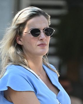 Trudnica sa zagrebačke špice u haljini na vezanje - 1