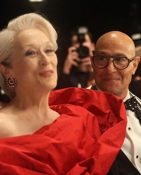 Meryl Streep u crvenoj haljini na setu filma