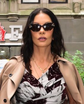 Catherine Zeta-Jones po dolasku na gostovanje u emisiji 'Today Show' u New Yorku - 4
