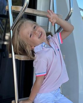 Bloom Tatarinov oduševio je svojom izvedbom pjesme 'Ljubav' Sergeja Ćetkovića