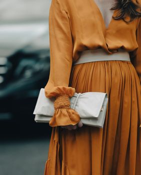 Haljine dugih rukava uskoro nećemo skidati sa sebe