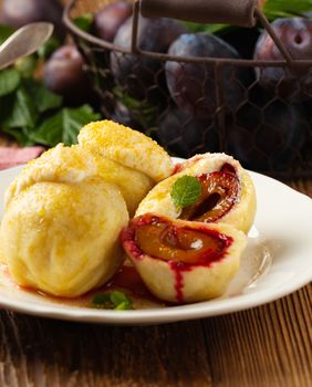 Knedle sa šljivama bez krumpira i jaja