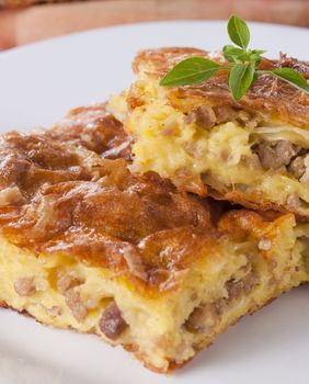 Pita s mesom i krumpirom