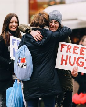 Besplatni zagrljaji dijelili su se u središtu Zagreba - 4