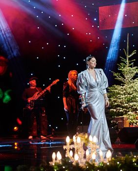 Nina Badrić na koncertu Želim život - 13