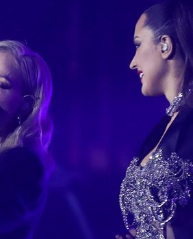 Jelena Rozga gostovala je na 4. koncertu Aleksandre Prijović u zagrebačkoj Areni