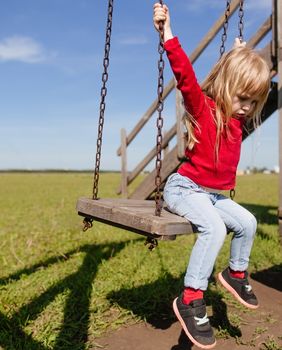 Dijete na ljuljački