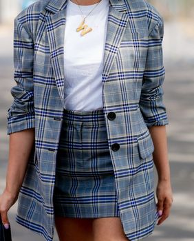 Bijela majica kratkih rukava pravi je klasik ženskog ormara