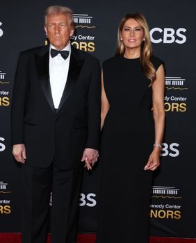 Izdanje Melanije Trump u crnoj haljini