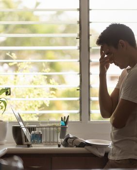 Muškarci i kućanski poslovi: Tutorijal koji smo čekali od 90-ih napokon je tu