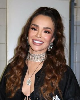 Severina u čizmama modne kuće Balenciaga - 3