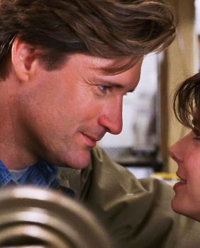 Sandra Bullock i Bill Pullman u filmu Dok si spavao