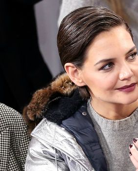 Katie Holmes na reviji Ralpha Laurena