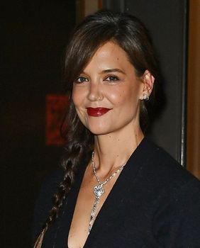 Katie Holmes u Chanelovom kompletu u New Yorku - 3