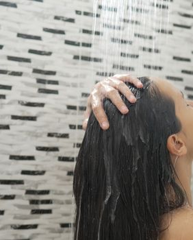 Pranje kose ima neku posebnu moć