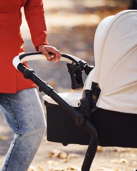 Zašto u hrvatskim dječjim parkićima nema znakova zabrane pušenja?