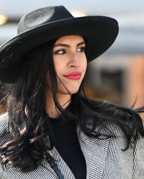 Lijepa crnka sa zagrebačke špice u kombinaciji dostojnoj modne piste