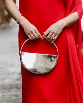 Haljine u jarkoj nijansi crvene boje bit će hit