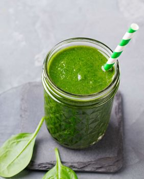 Smoothie od špinata i drugog \'super\' povrća