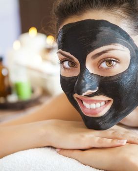 Kupci se kunu u učinkovitost maske s Amazona