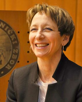 Prof. dr sc. Arijana Lovrenčić-Huzjan, predsjednica organizacijskog odbora \'Dana crvenih haljina\'