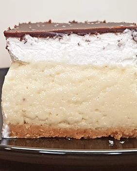 Zagrebačka kremšnita s podlogom od keksa