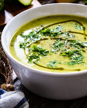 Zelena povrtna juha oporavit će vašu probavu