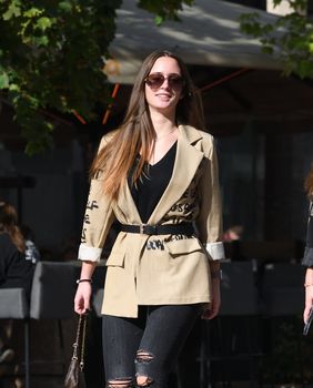 Kominacija sakoa i skinny traperica na zagrebačkim ulicama - 5