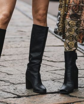 Visoke čizme popularan su izbor zimi, ali i u ostatku godine