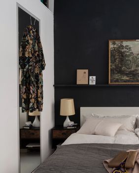 Crna boja u uređenju spavaće sobe - 6