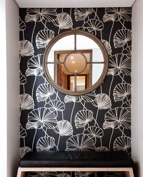 Crna boja u uređenju predsoblja - 4