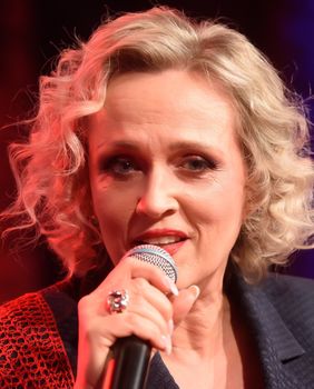 Vanna za pozornicu često bira vrlo slične haljine