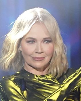 Jelena Rozga u mokroj haljini brenda Keta Gutmane